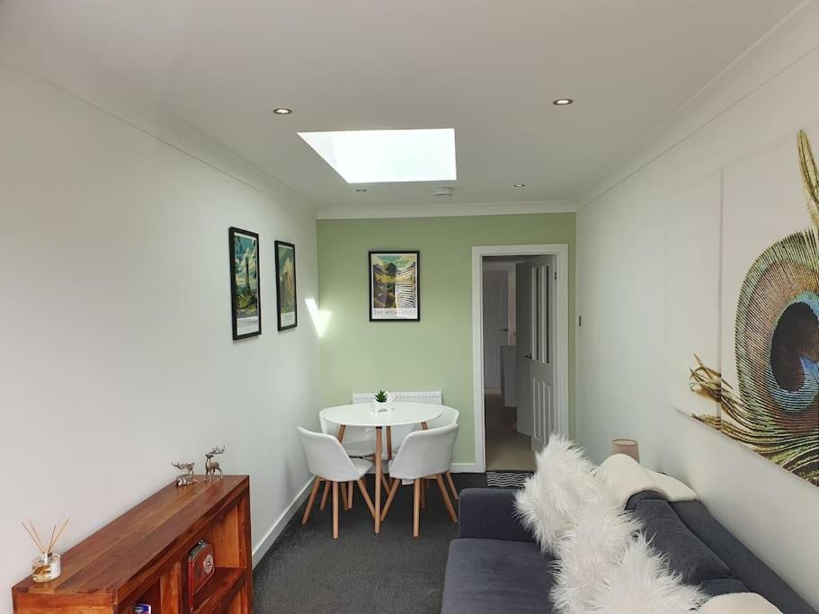 The Elfin- Lovely 1 Bedroom - Free Parking Bridge of Allan Exteriör bild